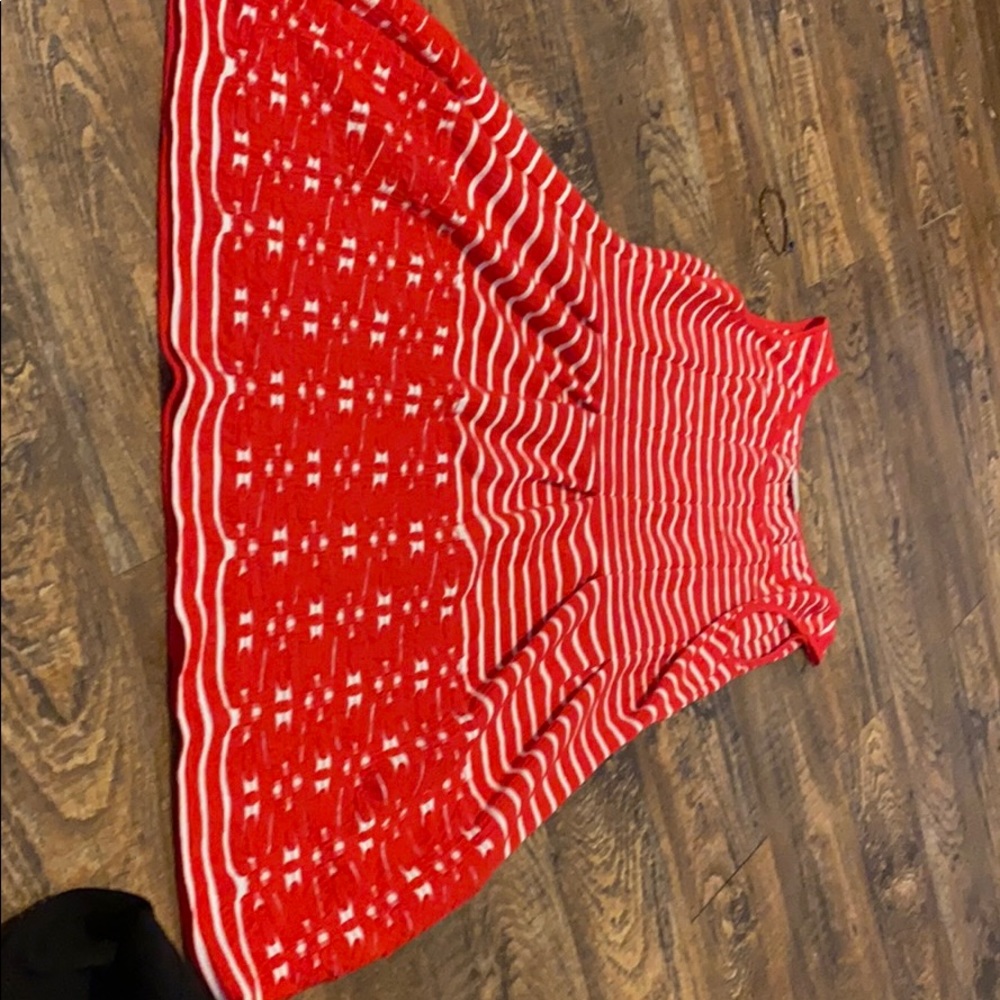 Dress , soft . Never been worn